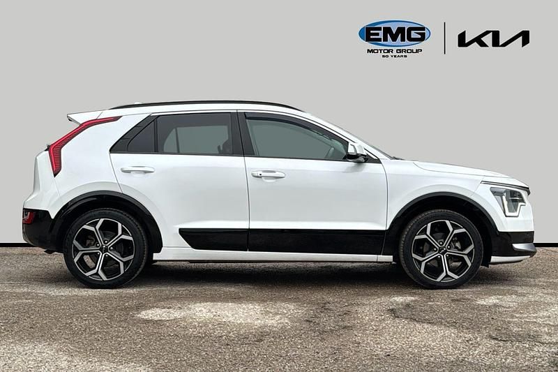 Used Kia Niro 139 HP (102 kW) 2022 White pearl SUV