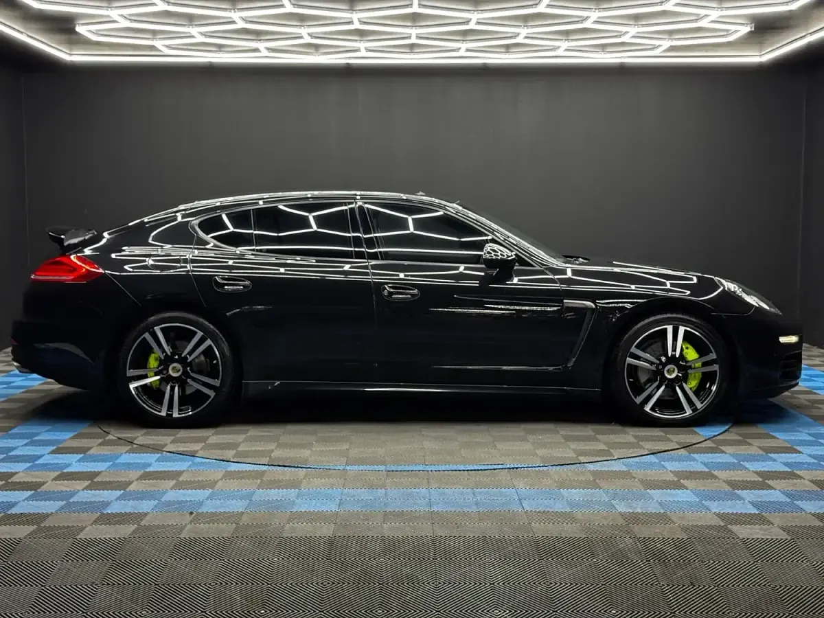 Used Porsche Panamera 2013 Black Hatchback
