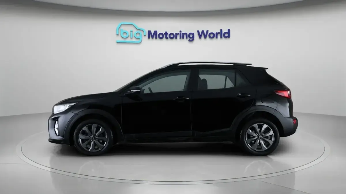 Usado Kia Stonic 99 CV (72 kW) 2022 Negro SUV