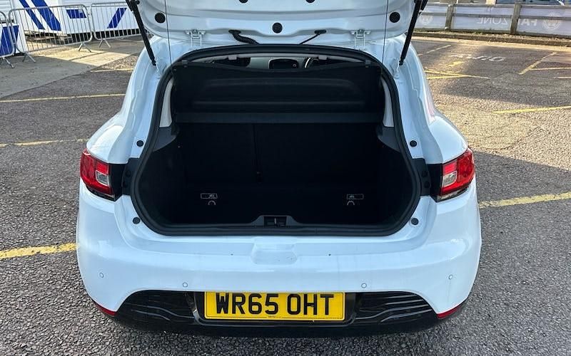 Used Renault Clio IV Dynamique 90 HP (66 kW) 2015 White  Hatchback