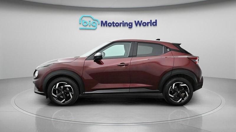 Used Nissan Juke N-Connecta 114 HP (83 kW) 2022 Red SUV