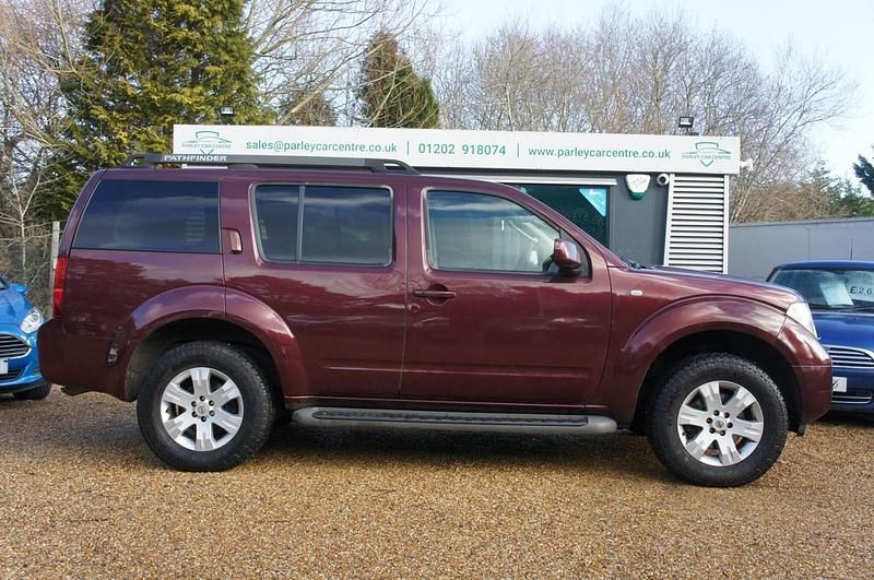 Used Nissan Pathfinder 171 HP (125 kW) 2007 Red SUV