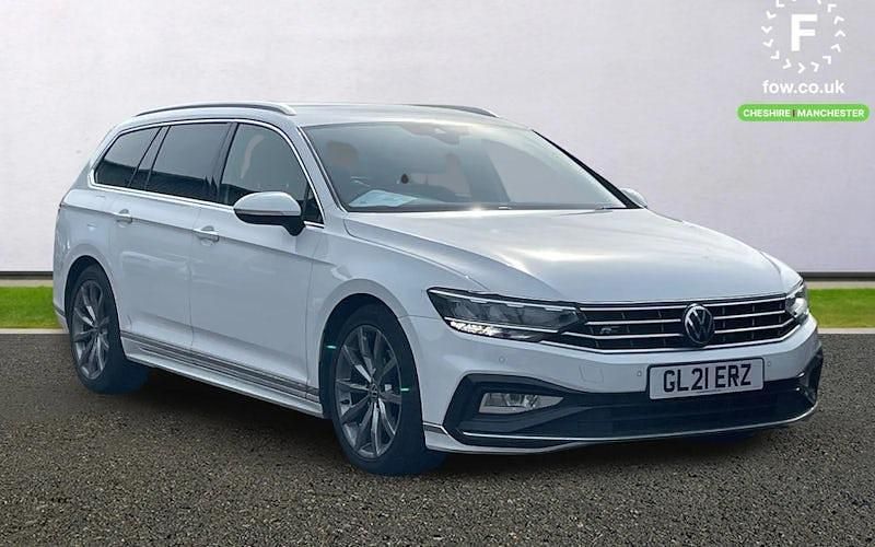 Usado VW Passat R-line 150 HP (110 kW) 2023 Carrinha