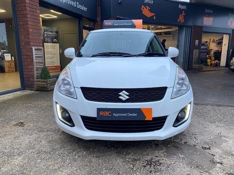 Used Suzuki Swift 2014 White Hatchback