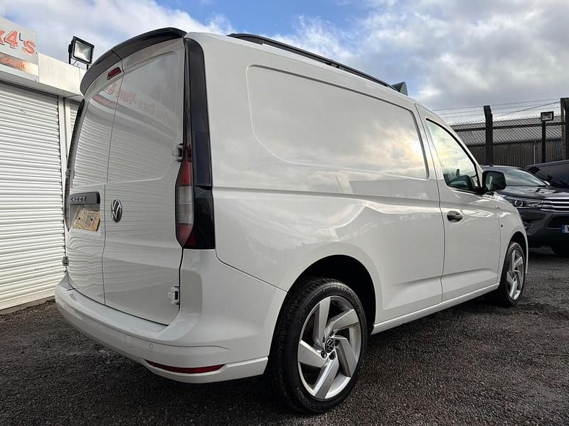 Used VW Caddy S 102 HP (75 kW) 2021 White MPV
