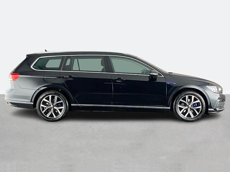 Used VW Passat GTE 218 HP (160 kW) 2022 Black Estate