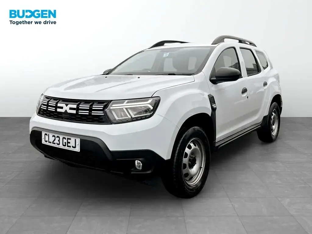 Used Dacia Duster Essentiel 90 HP (66 kW) 2023 White SUV
