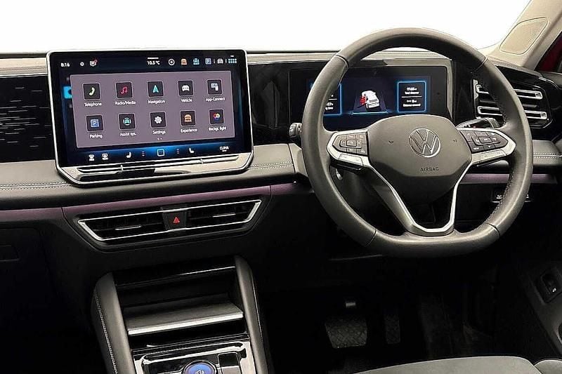 Used VW Tiguan Elegance 150 HP (110 kW) 2025 Red SUV