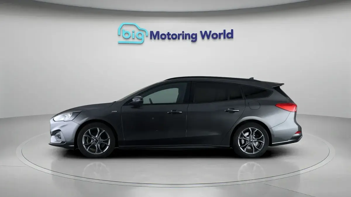 Used Ford Focus ST-Line 125 HP (91 kW) 2021 Grey Estate
