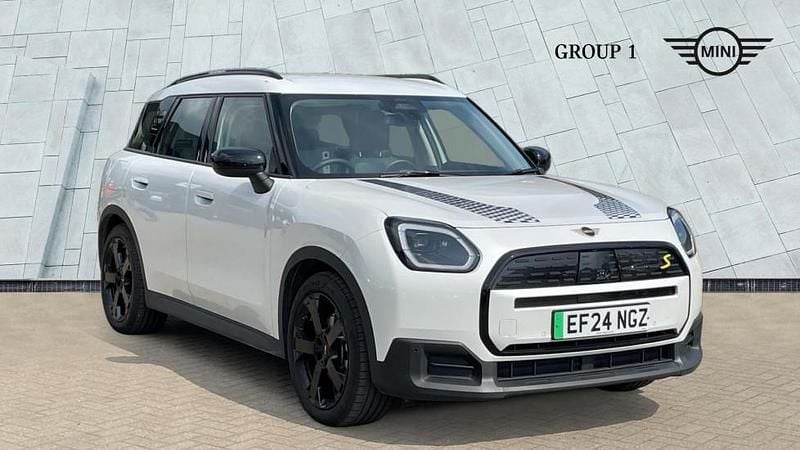 Nanuq white Used 2024 Mini Countryman Classic SUV | £31,850 (Good price) - Image 1/4