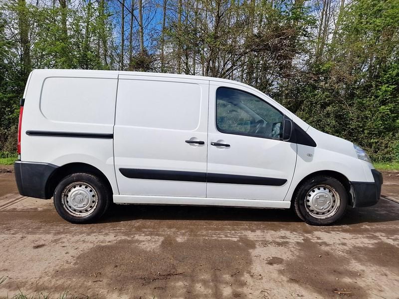 Usado Citroën Dispatch 89 HP (65 kW) 2015 Branco Monovolume