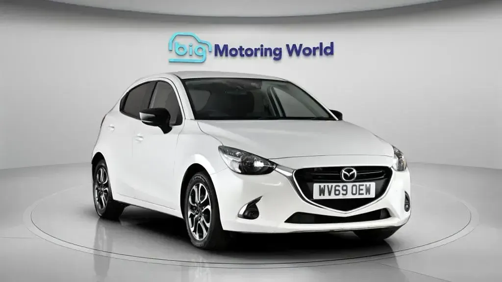 Used Mazda 2 Inclusive 90 HP (66 kW) 2019 White Hatchback