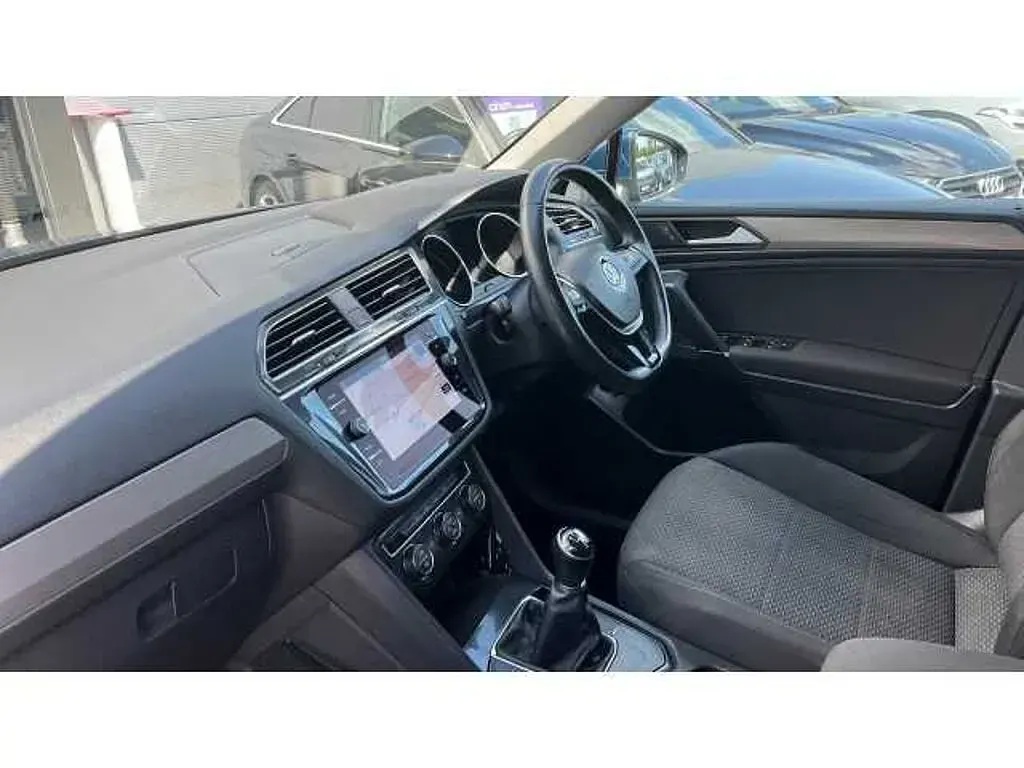 Used VW Tiguan SE 150 HP (110 kW) 2019 Blue silk metallic SUV