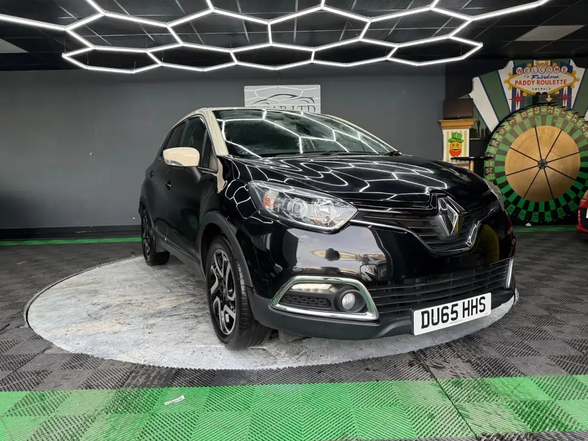 Usado Renault Captur Dynamique 90 CV (66 kW) 2015 Beige SUV