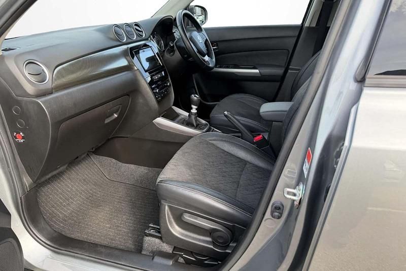 Used Suzuki Vitara SZ5 127 HP (93 kW) 2022 Grey SUV