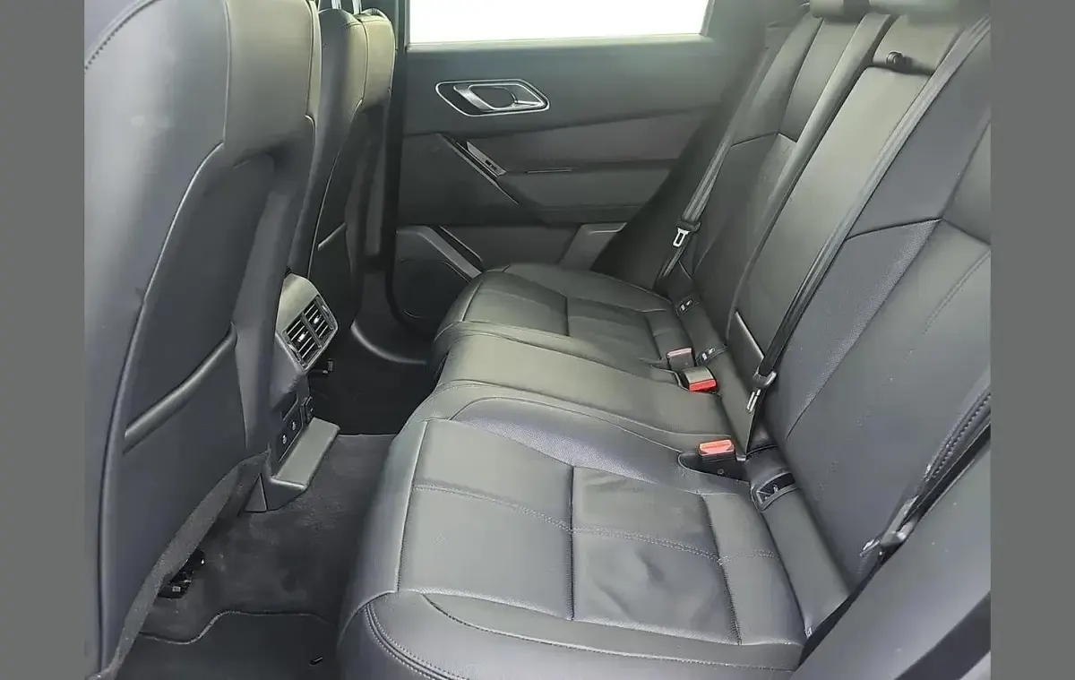 Used Land Rover Range Rover Velar SE Dynamic 201 HP (147 kW) 2025 Black SUV