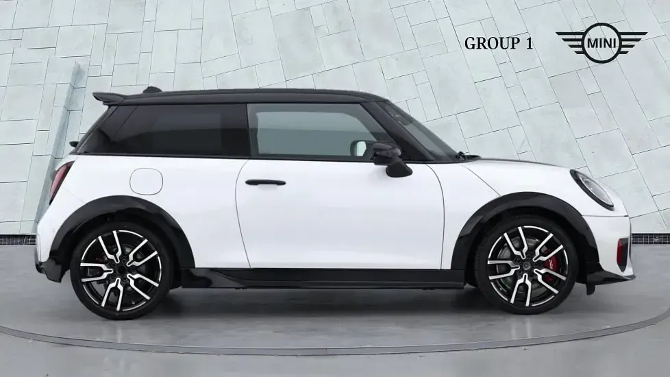 Używany Mini John Cooper Works Hatch 231 KM (169 kW) 2025 Biały Hatchback