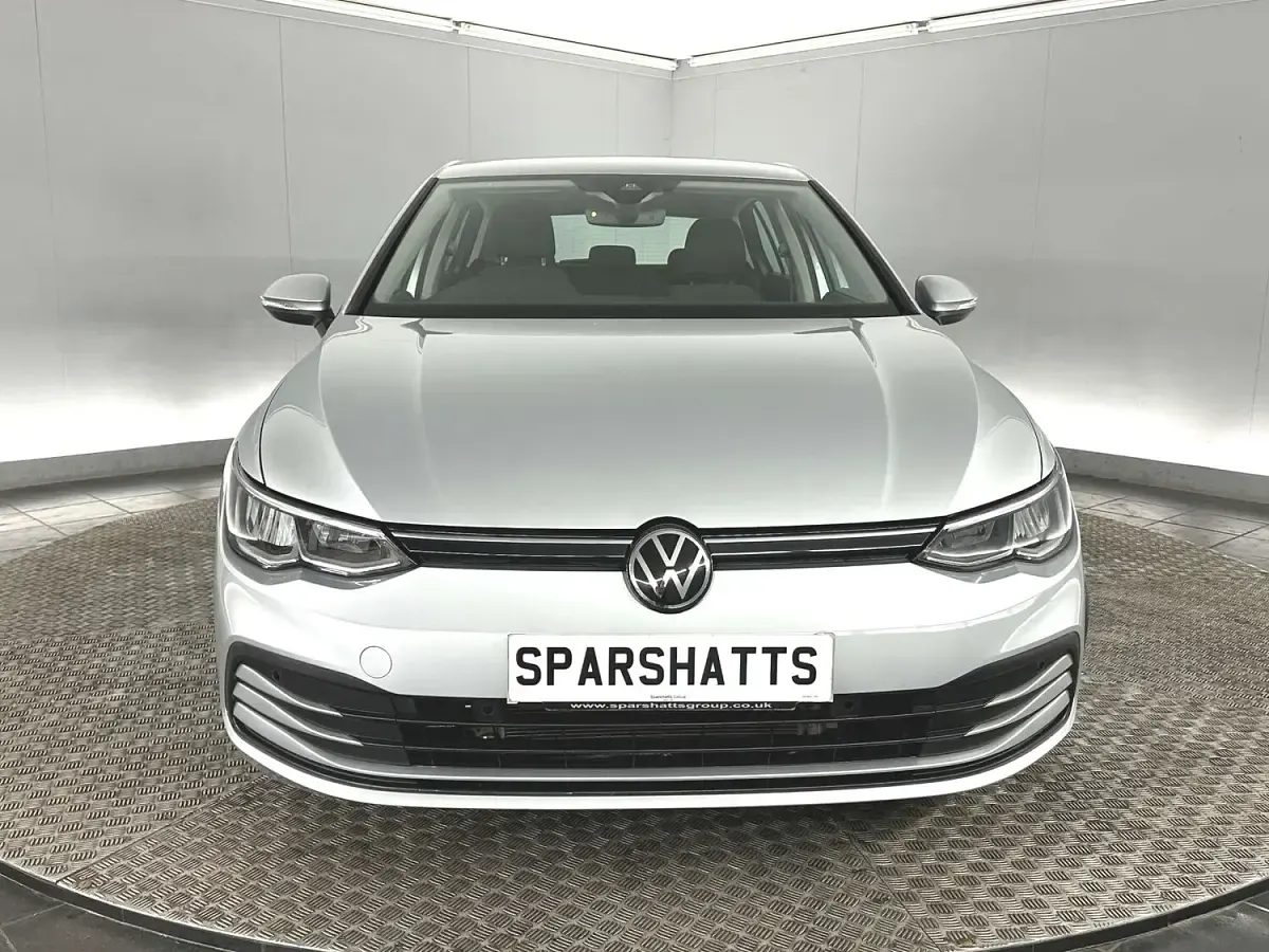 Used VW Golf VIII Life 150 HP (110 kW) 2023 Silver Hatchback