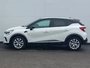 Used Renault Captur Iconic 130 HP (95 kW) 2021 White/black SUV