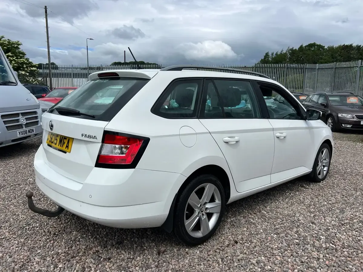 Used Skoda Fabia SE L 90 HP (66 kW) 2015 White Estate