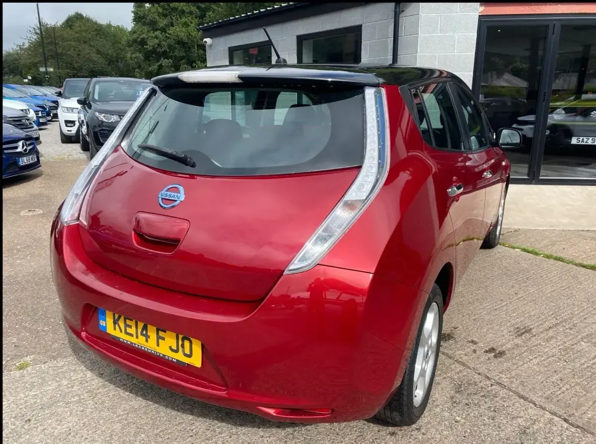 Used Nissan Leaf Visia 80 kW (109 HP) 2014 Red Hatchback