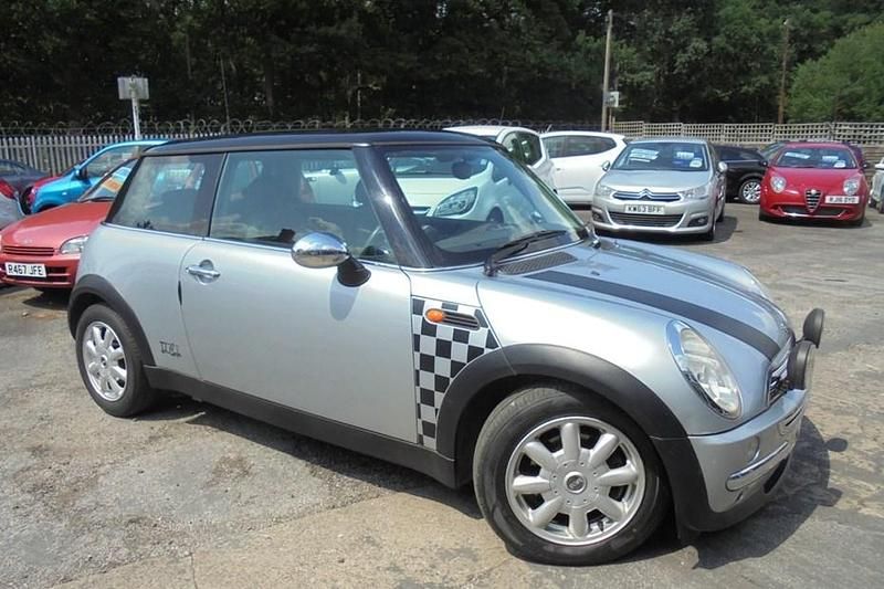 Silver Used 2003 Mini Cooper Hatch Hatchback | £1,000 - Image 1/1