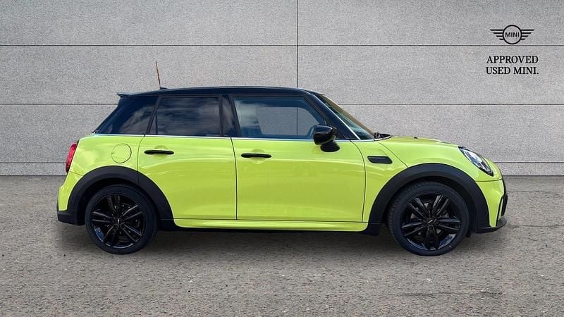 Usado Mini Cooper Hatch 134 CV (98 kW) 2024 Amarillo Utilitario