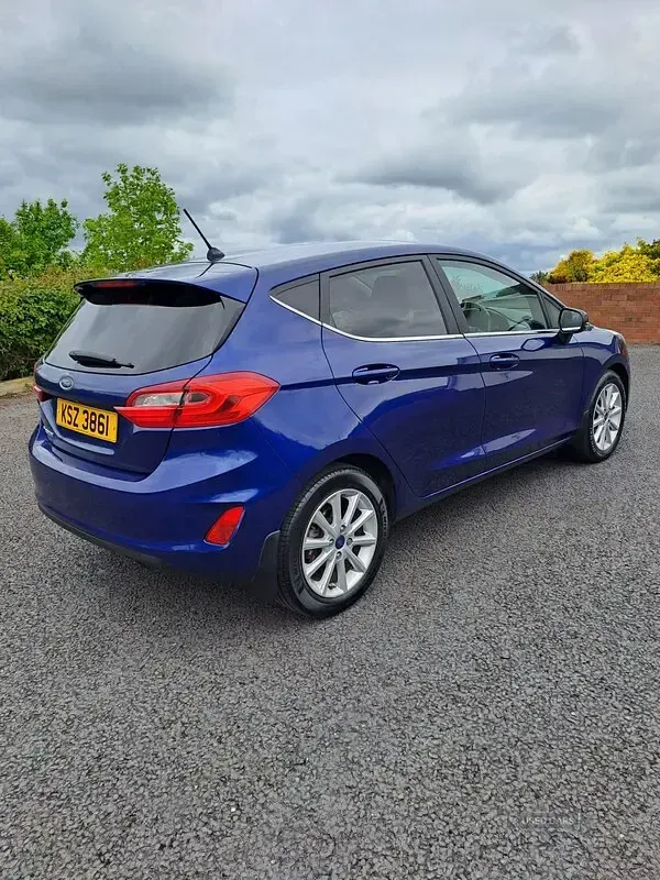Used Ford Fiesta Titanium 125 HP (91 kW) 2018 Blue Hatchback