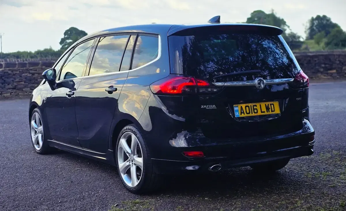 Used Vauxhall Zafira Elite 170 HP (125 kW) 2016 Black MPV