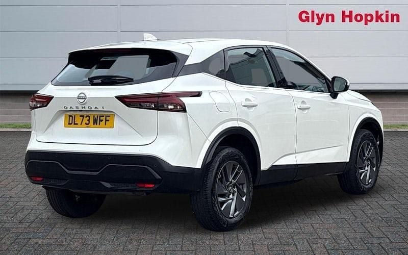 Used Nissan Qashqai Acenta Premium 158 HP (116 kW) 2023 White SUV