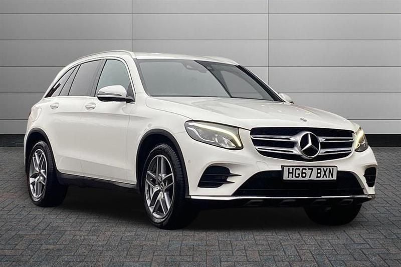 Used Mercedes GLC220 AMG line 170 HP (125 kW) 2017 Polar white Estate