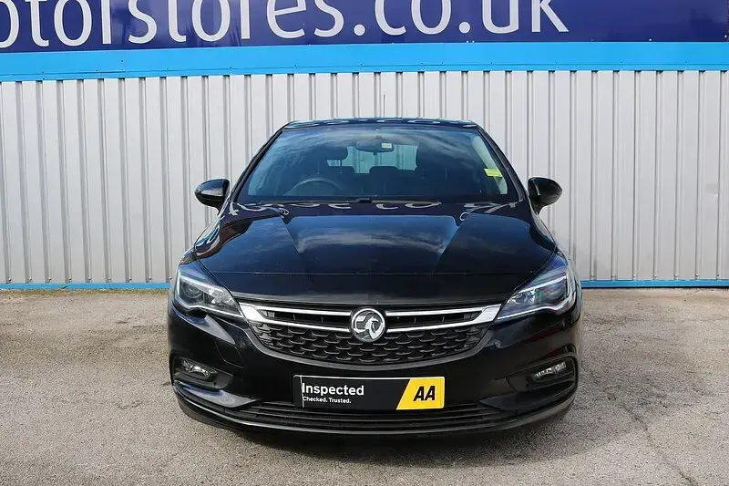 Used Vauxhall Astra Design Edition 136 HP (100 kW) 2019 Black Hatchback