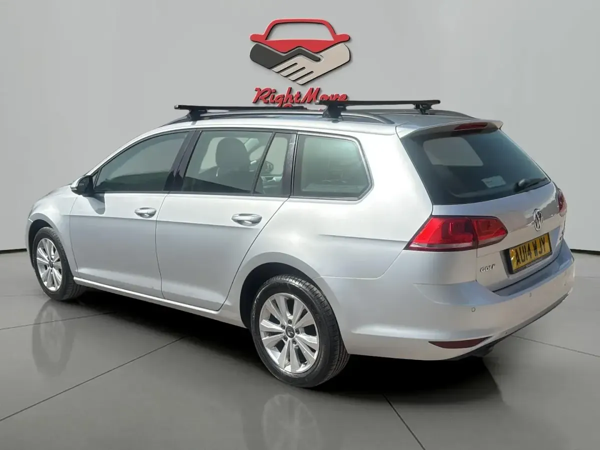 Used VW Golf VII SE 105 HP (77 kW) 2014 Silver Estate