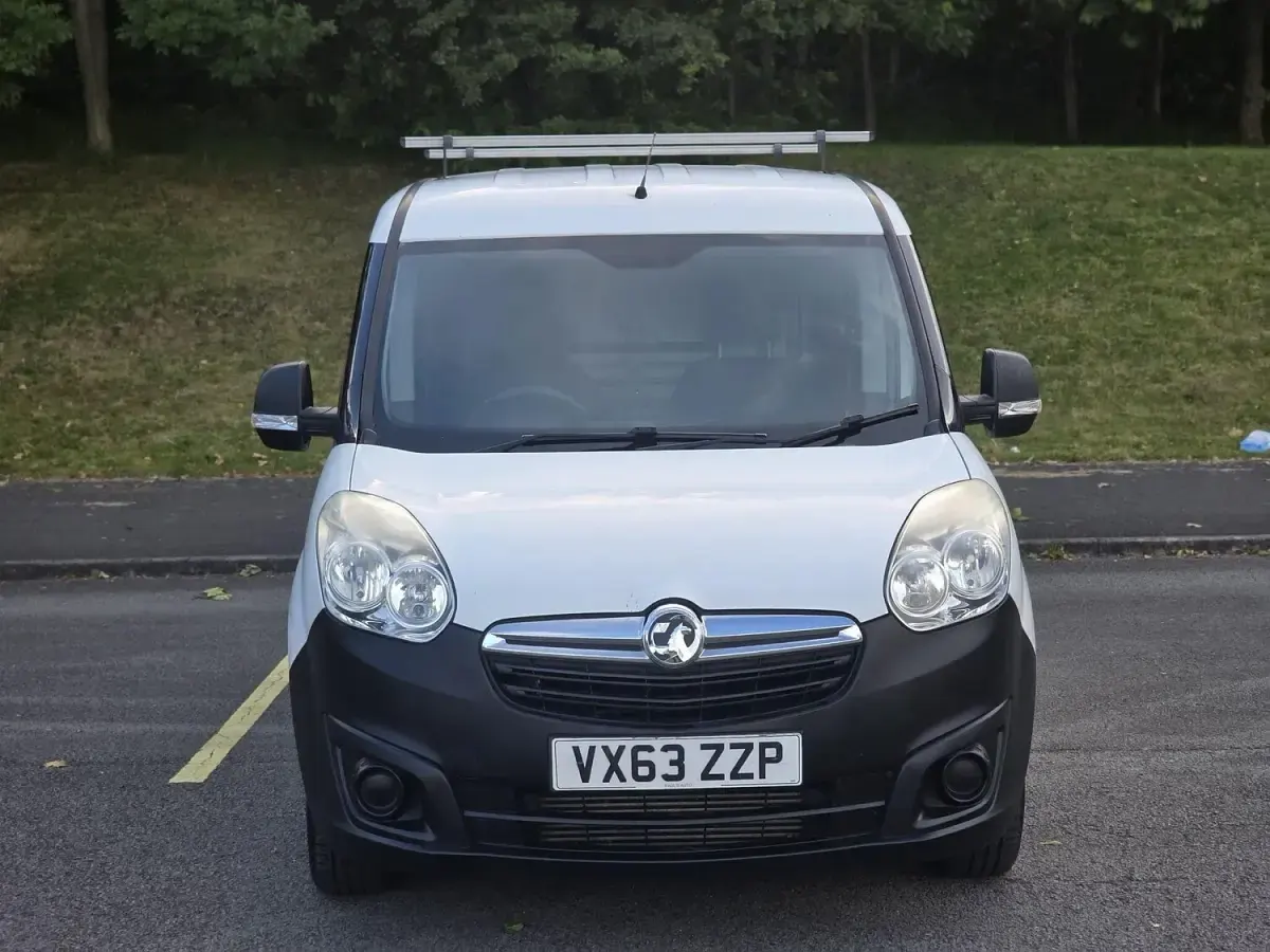 Used Vauxhall Combo 2013 White MPV