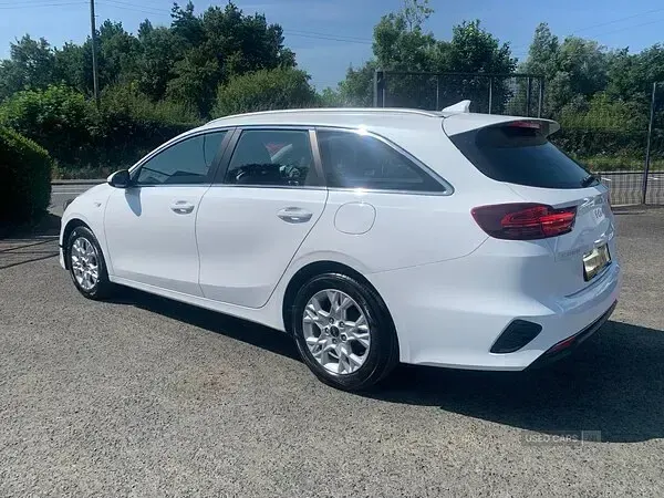 Used Kia Ceed 134 HP (98 kW) 2022 White Hatchback