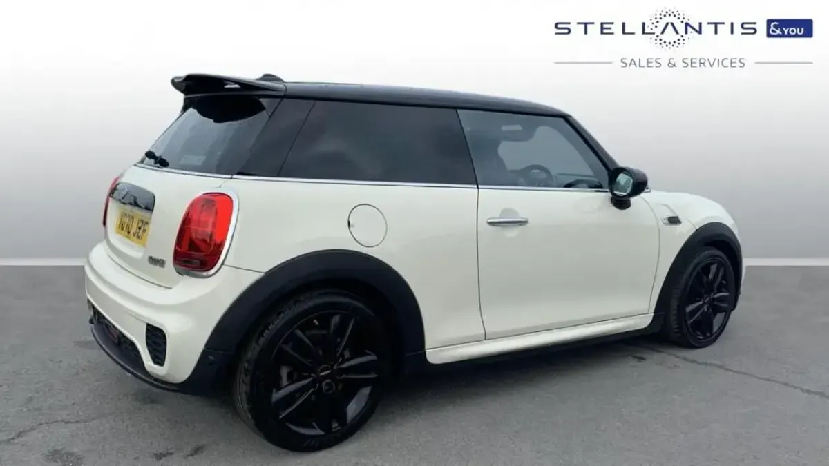 Usado Mini Cooper Hatch 134 CV (98 kW) 2020 Blanco Utilitario