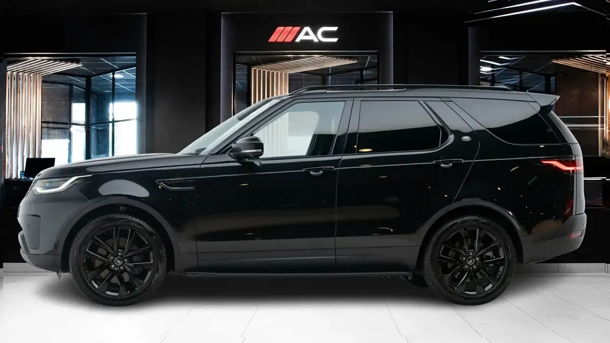 Used Land Rover Discovery SE 350 HP (257 kW) 2025 Black SUV