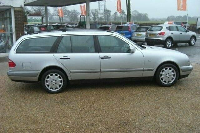 Usado Mercedes E240 1999 Carrinha