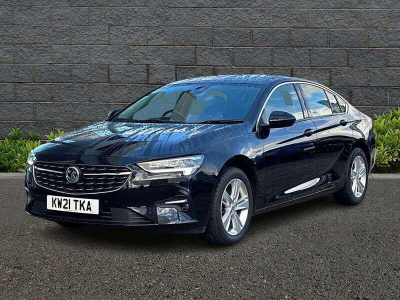 Used Vauxhall Insignia SRi 121 HP (88 kW) 2021 Black Hatchback
