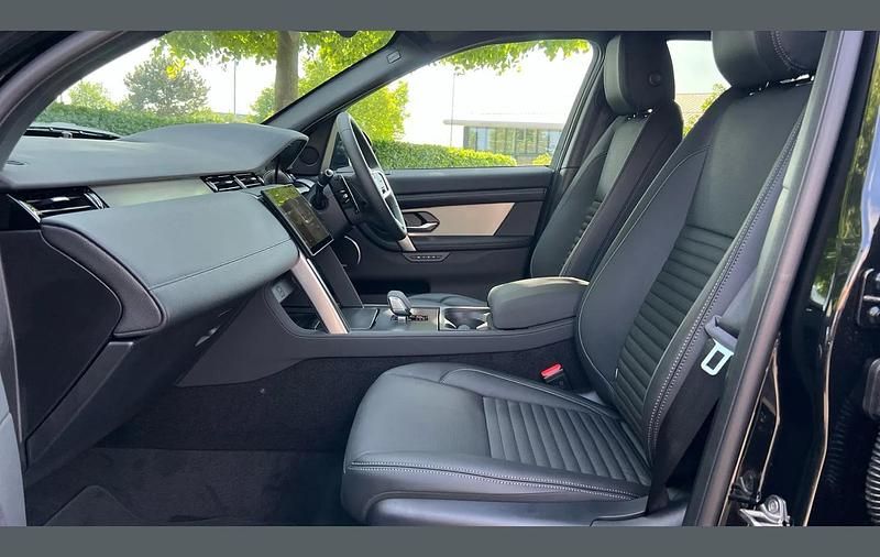 Used Land Rover Discovery Sport SE Dynamic 265 HP (194 kW) 2025 Black SUV