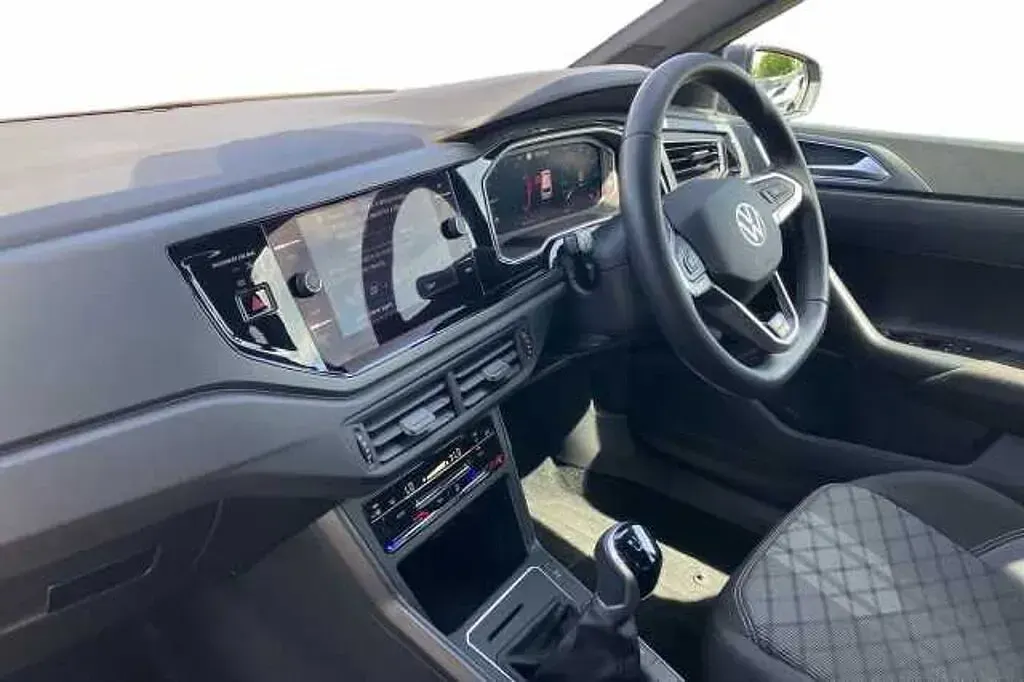 Begagnad VW Polo 95 HK (69 kW) 2023 Halvkombi