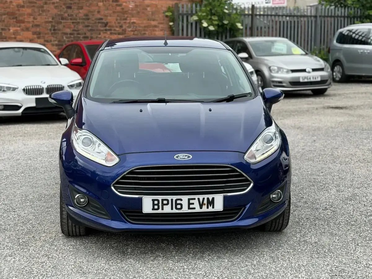 Used Ford Fiesta Zetec 2016 Blue Hatchback