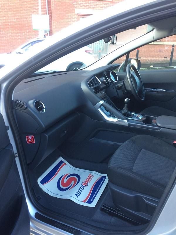 Used Peugeot 3008 Sport 2011 Silver Hatchback