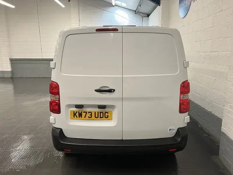 Used Citroën Dispatch 100 HP (73 kW) 2023 White MPV