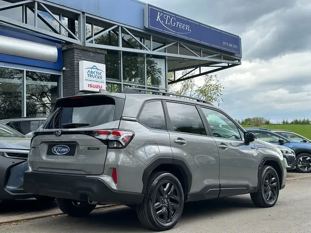 Used Subaru Forester 136 HP (100 kW) 2025 Silver SUV