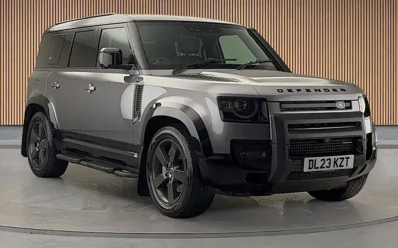 Used Land Rover Defender HSE Dynamic 300 HP (220 kW) 2023 SUV