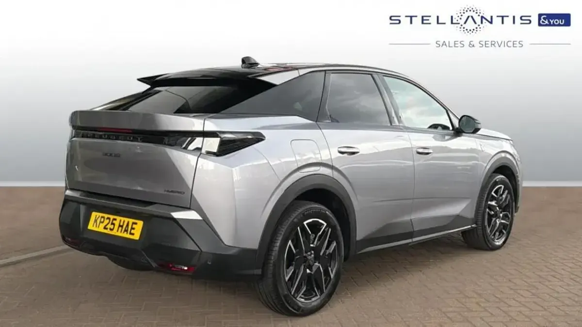 Second-hand Peugeot 3008 GT 134 CP (98 kW) 2025 Gri SUV