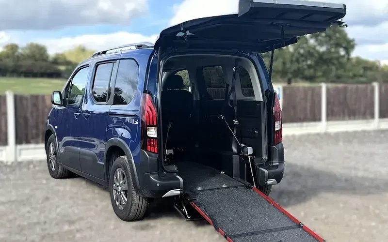 Used Peugeot Rifter Allure 102 HP (75 kW) 2022 Blue MPV