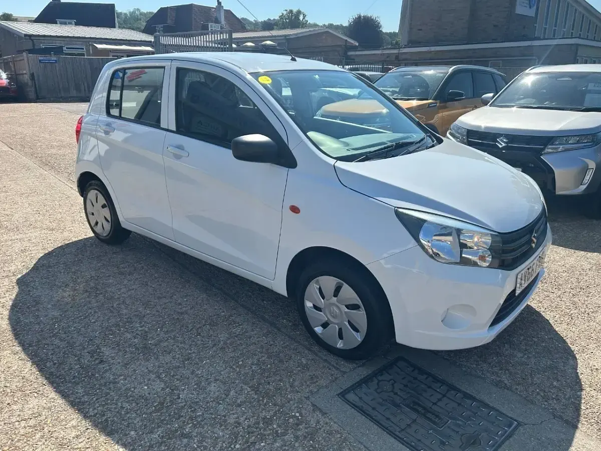 Used Suzuki Celerio 68 HP (50 kW) 2016 White Hatchback