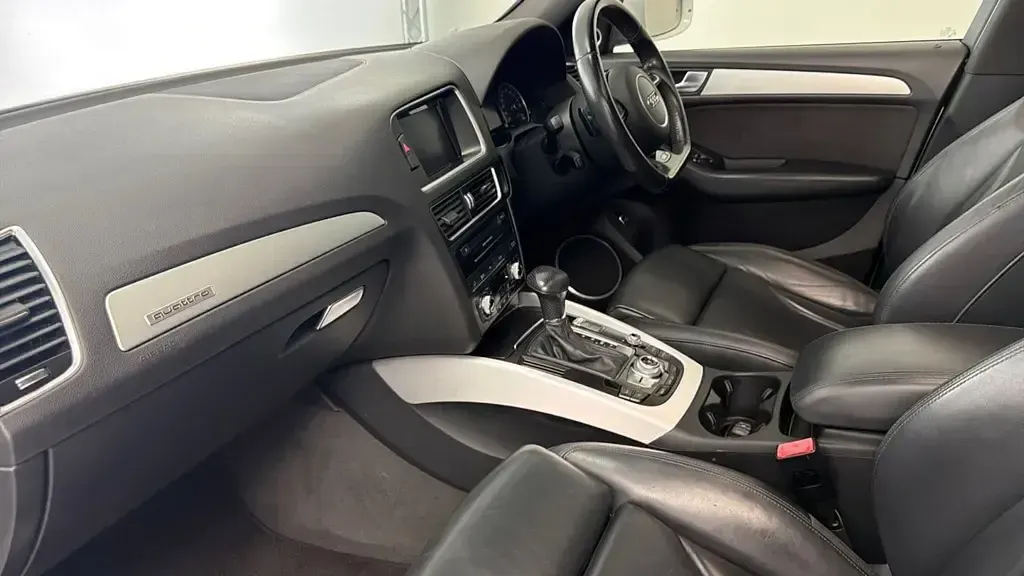 Used Audi Q5 S-line plus 190 HP (139 kW) 2016 White SUV
